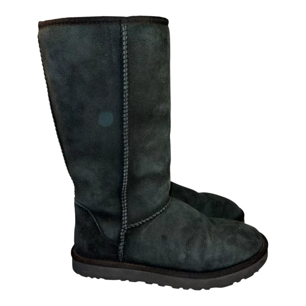 UGG Women's Classic II Tall Suede Boots black, Size 7